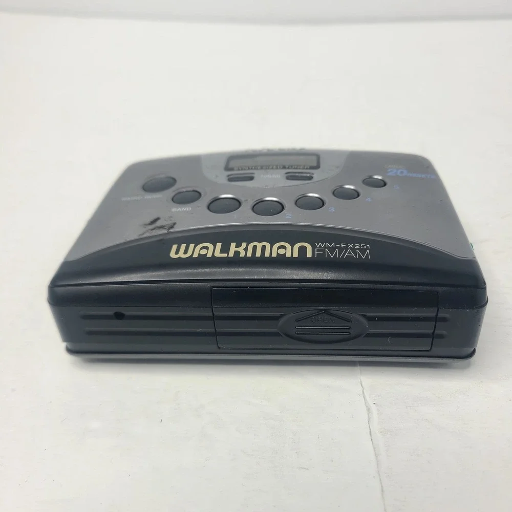 Lot Of 2 Walkman Sony Cassette Players Sports SXF 39 & Walkman WM FX251 READ